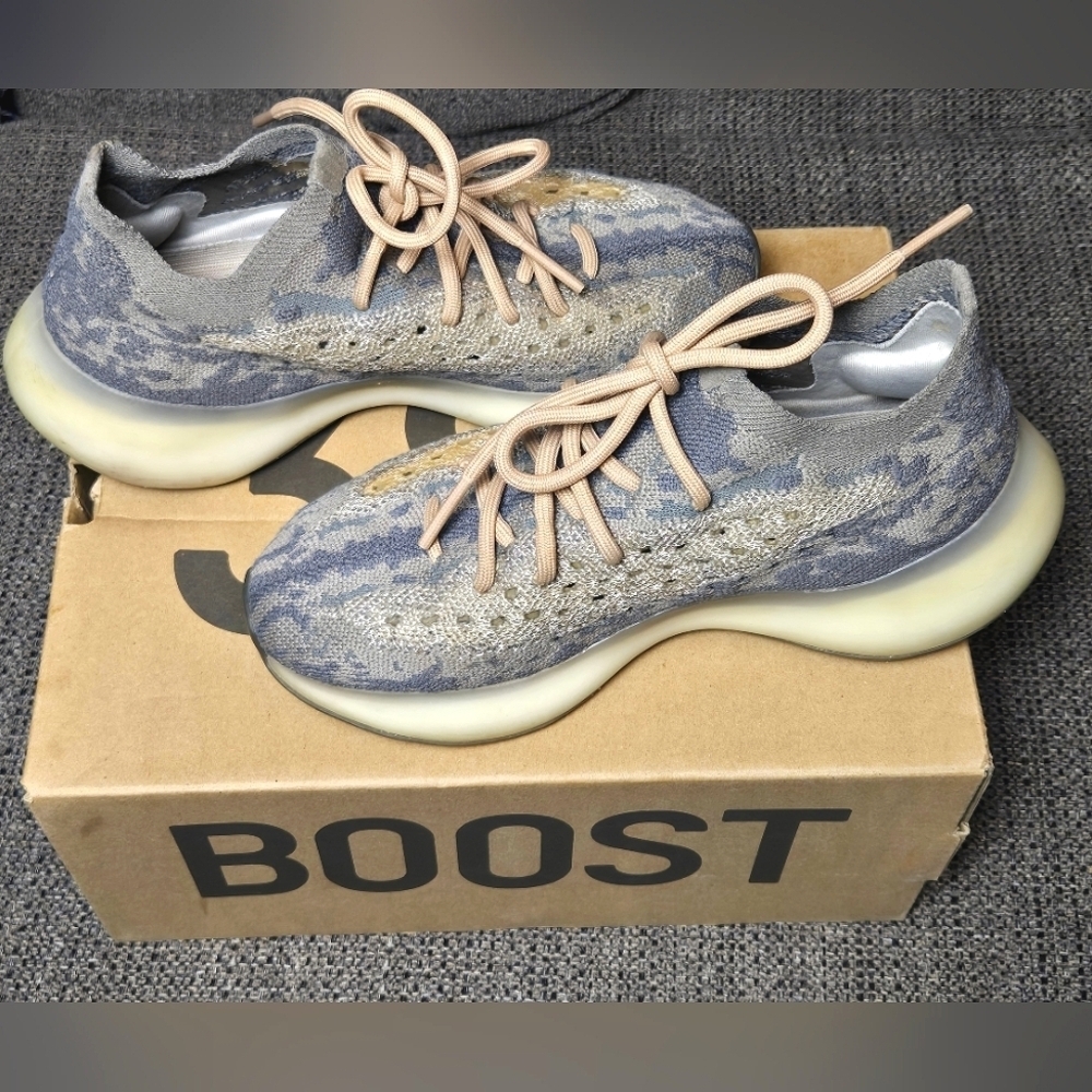 Youth/Kids Adidas Yeezy Boost 380 Mist Limited Edition Streetwear Sneakers, Sz 5